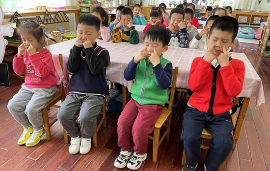 愛護(hù)眼睛、從小做起